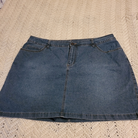 St. John's Bay Blue Jean Skort 18W - Picture 1 of 8